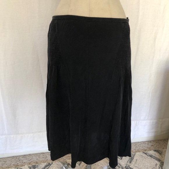 DKNY Black Silk skirt zip back with some spandex size 8 - Picture 1 of 5